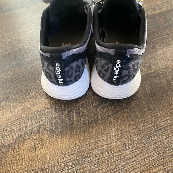 Cute Addis shoes - Picture 3 of 3